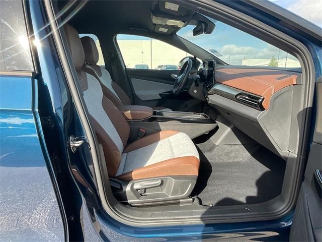 Photo of 2023 Tourmaline Blue Metallic Volkswagen ID.4