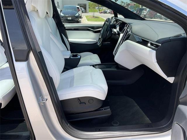 Photo of 2017 Silver Tesla Model X