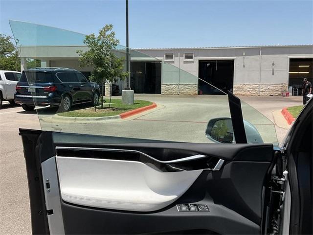 Photo of 2017 Silver Tesla Model X
