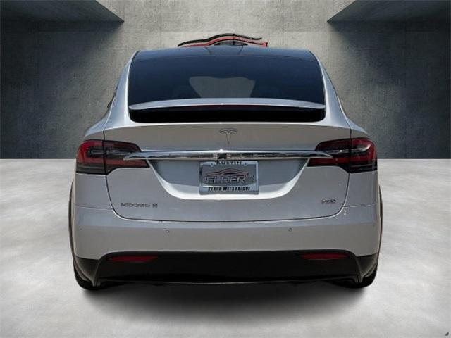 Photo of 2017 Silver Tesla Model X