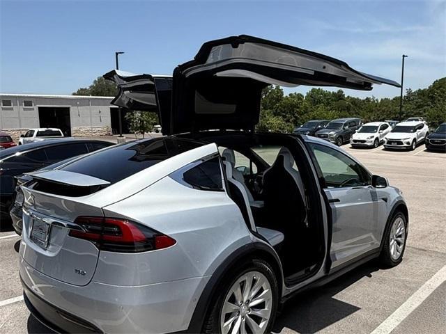 Photo of 2017 Silver Tesla Model X