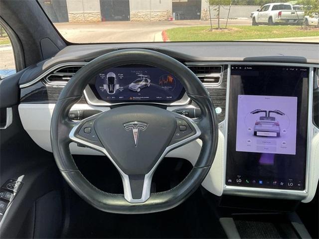 Photo of 2017 Silver Tesla Model X