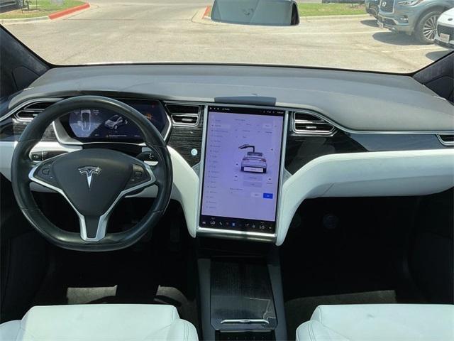 Photo of 2017 Silver Tesla Model X