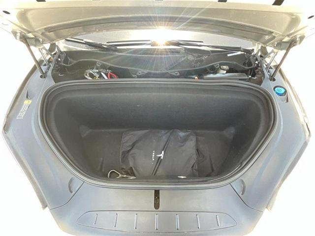 Photo of 2017 Silver Tesla Model X