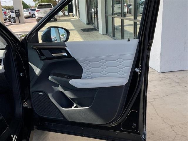 Photo of 2025 Graphite Gray Mitsubishi Outlander
