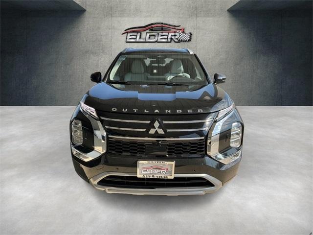 Photo of 2025 Graphite Gray Mitsubishi Outlander