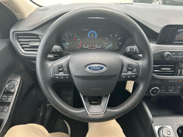 Photo of 2020 Ingot Silver Metallic Ford Escape