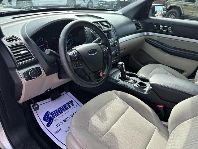 Photo of 2018 Ingot Silver Metallic Ford Explorer