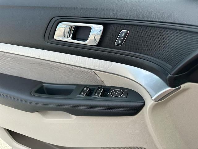 Photo of 2018 Ingot Silver Metallic Ford Explorer