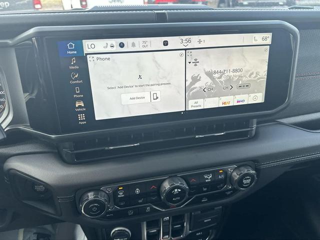 Photo of 2025 Black Clearcoat Jeep Gladiator