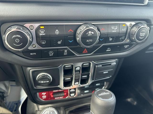 Photo of 2025 Black Clearcoat Jeep Gladiator