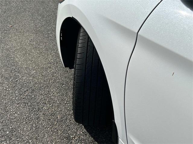 Photo of 2017 Quartz White Pearl Hyundai ELANTRA