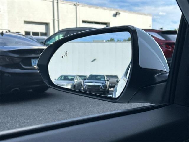 Photo of 2017 Quartz White Pearl Hyundai ELANTRA
