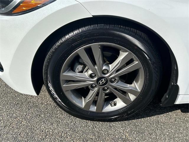 Photo of 2017 Quartz White Pearl Hyundai ELANTRA