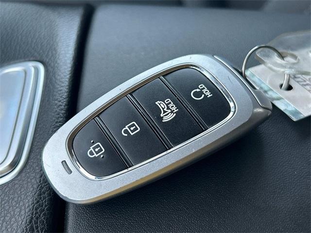 Photo of 2022 Hampton Gray Hyundai SANTA FE