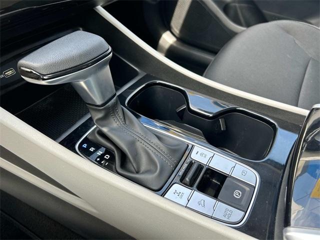 Photo of 2023 Shimmering Silver Hyundai TUCSON