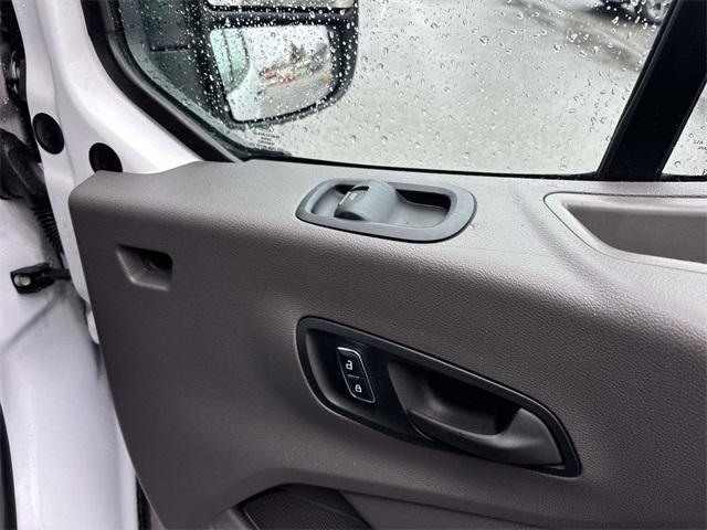 Photo of 2022 Oxford White Ford Transit-250