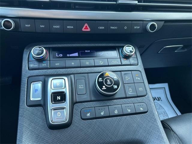 Photo of 2023 Hyper White Hyundai PALISADE