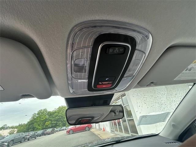 Photo of 2025 Abyss Black Pearl Hyundai KONA