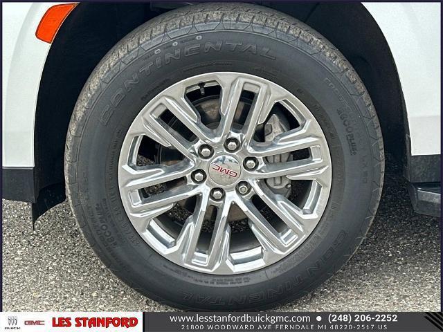 Photo of 2022 White Frost Tricoat GMC Yukon