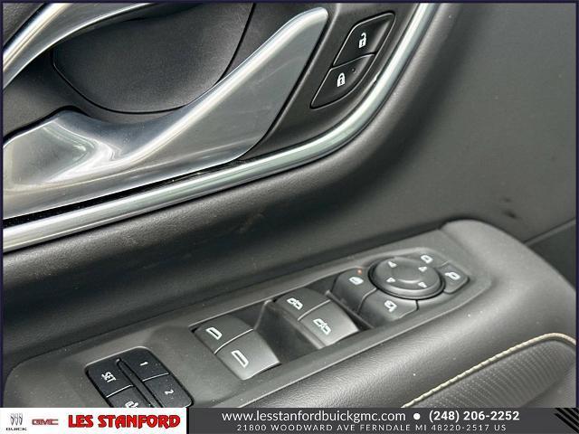 Photo of 2022 White Frost Tricoat GMC Yukon