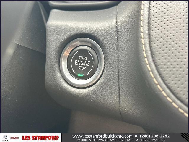 Photo of 2022 White Frost Tricoat GMC Yukon