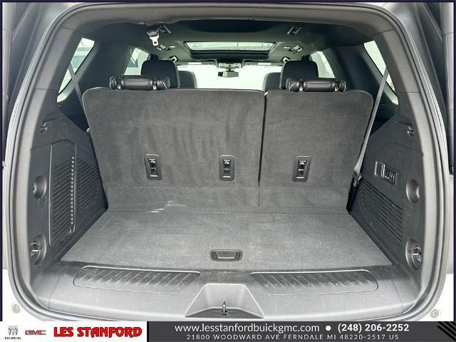 Photo of 2022 White Frost Tricoat GMC Yukon