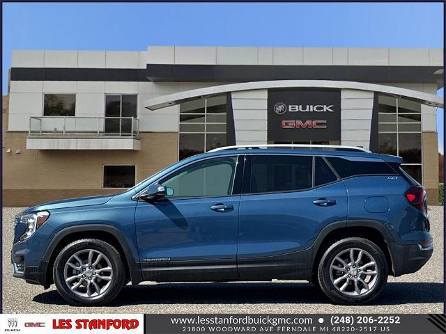 Photo of 2024 Downpour Metallic GMC Terrain