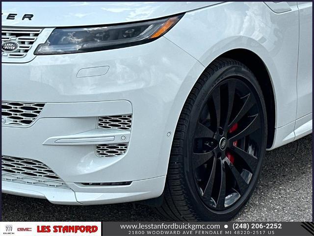 Photo of 2023 Fuji White Land Rover Range Rover Sport