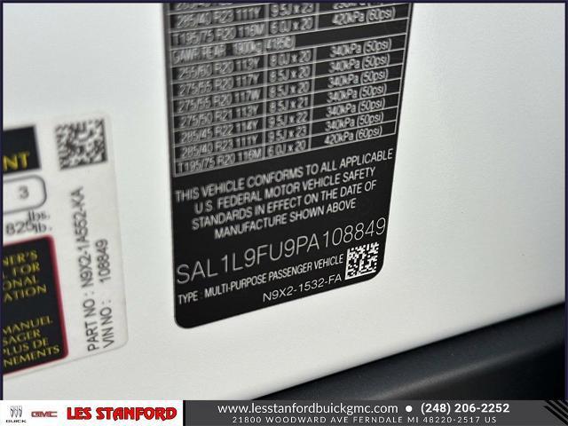 Photo of 2023 Fuji White Land Rover Range Rover Sport