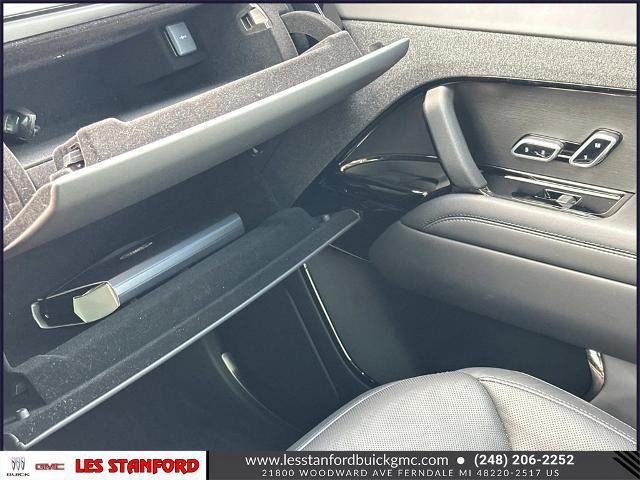 Photo of 2023 Fuji White Land Rover Range Rover Sport