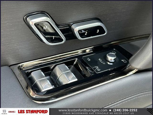 Photo of 2023 Fuji White Land Rover Range Rover Sport