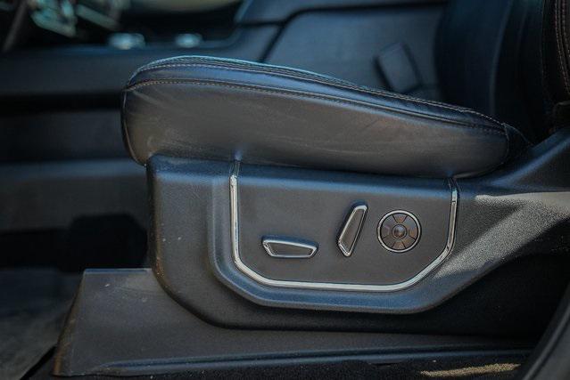 Photo of 2020 Agate Black Ford Expedition