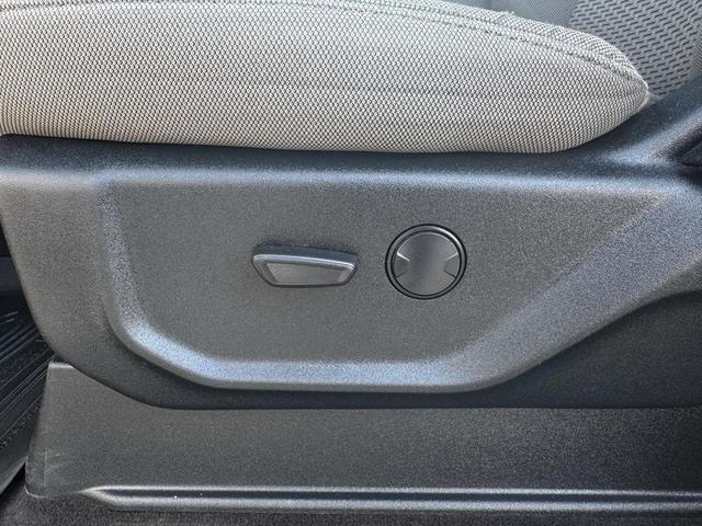 Photo of 2020 Iconic Silver Metallic Ford F-150