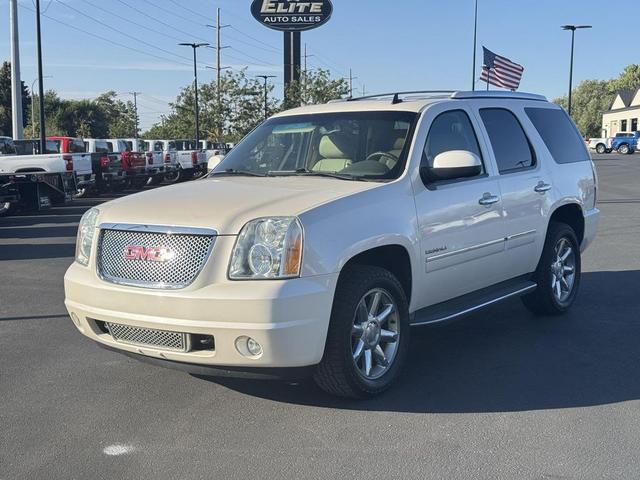 Photo of 2013 White Diamond Tricoat GMC Yukon