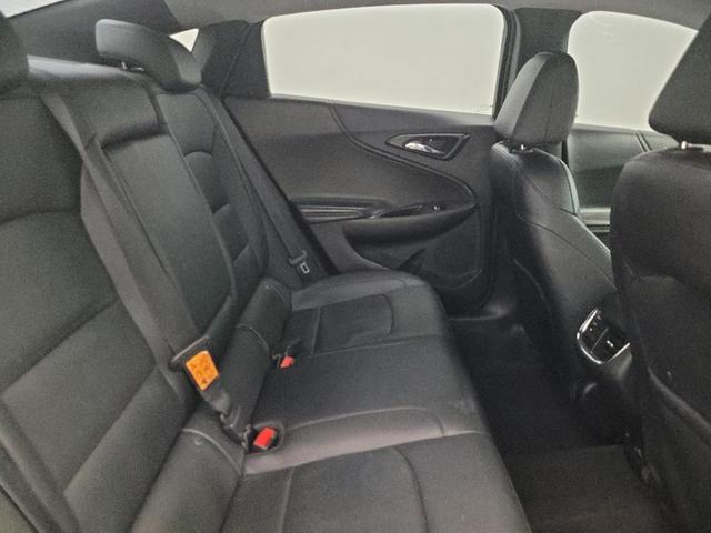 Photo of 2018 Silver Ice Metallic Chevrolet Malibu