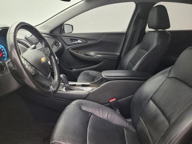 Photo of 2018 Silver Ice Metallic Chevrolet Malibu