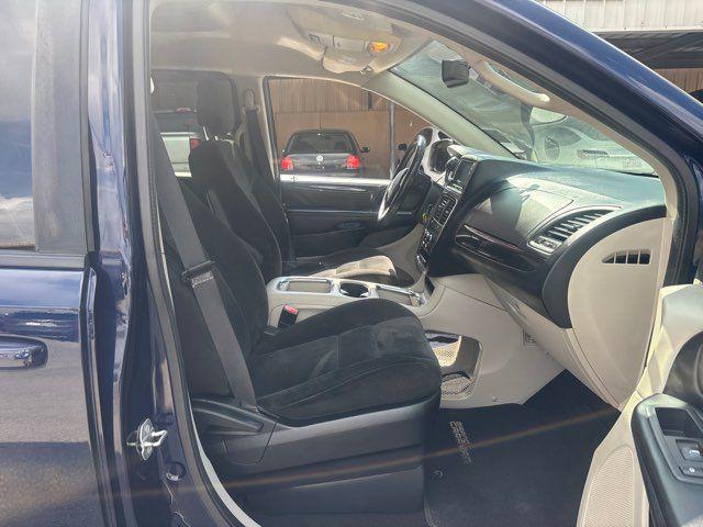 Photo of 2016 True Blue Pearlcoat Dodge Grand Caravan