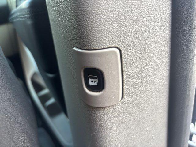 Photo of 2016 True Blue Pearlcoat Dodge Grand Caravan