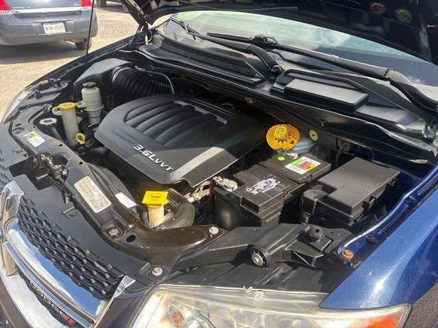 Photo of 2016 True Blue Pearlcoat Dodge Grand Caravan