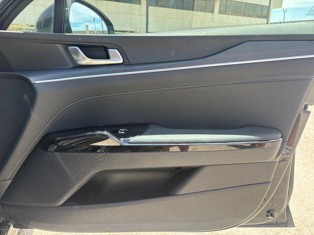 Photo of 2025 Aurora Black Pearl Kia K5