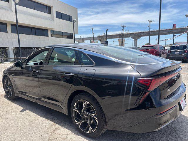 Photo of 2025 Aurora Black Pearl Kia K5