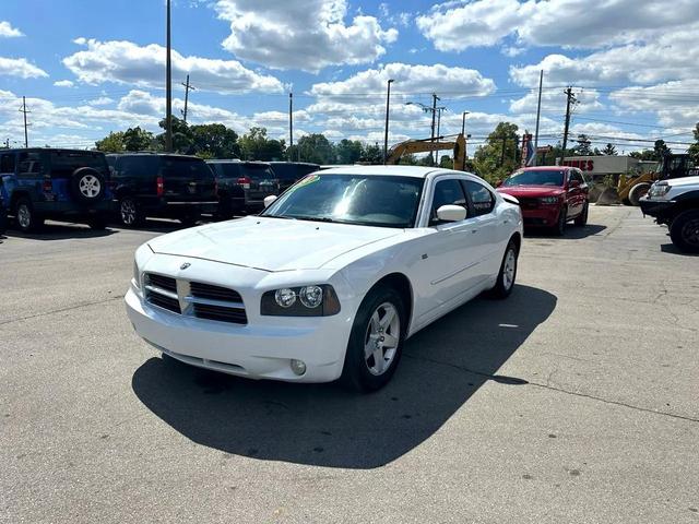 Photo of 2010 White Dodge Charger
