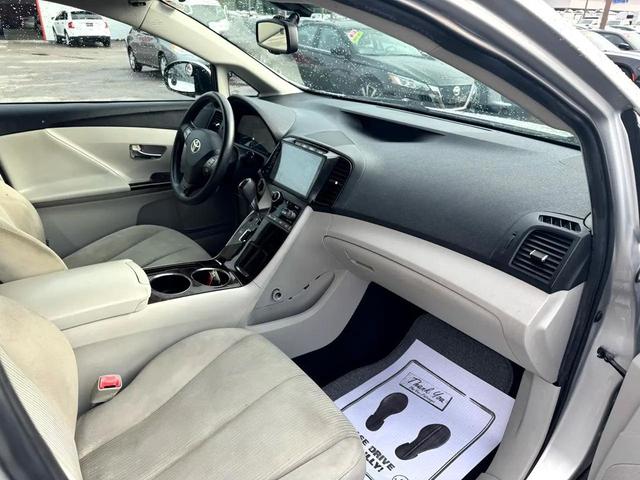 Photo of 2011 Classic Silver Metallic Toyota Venza