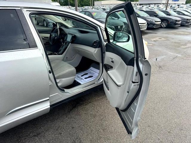 Photo of 2011 Classic Silver Metallic Toyota Venza