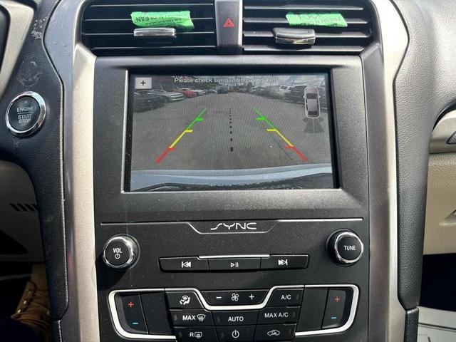 Photo of 2019 White Ford Fusion