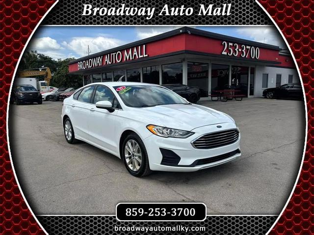Photo of 2019 White Ford Fusion