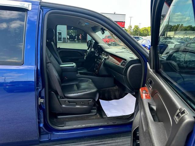 Photo of 2012 Blue Chevrolet Tahoe