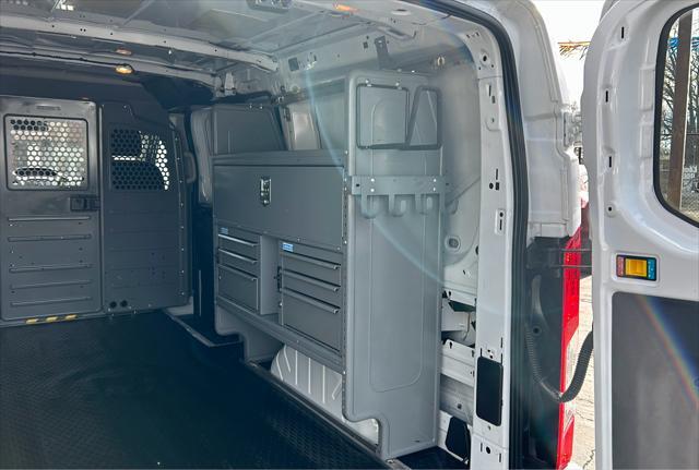 Photo of 2016 Oxford White Ford Transit-250