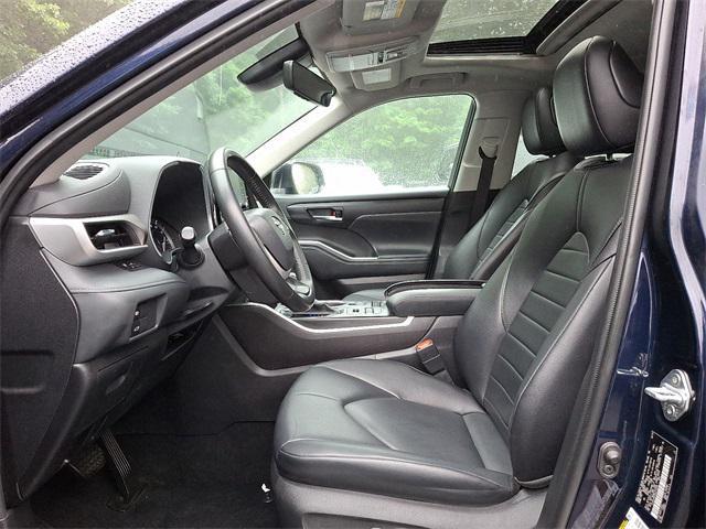 Photo of 2022 08x8 Toyota Highlander